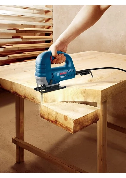Bosch Gst 8000 E Dekupaj Testere 710W Güçlü Motor ile Hassas Kesim ve Kolay Bıçak Değişimi